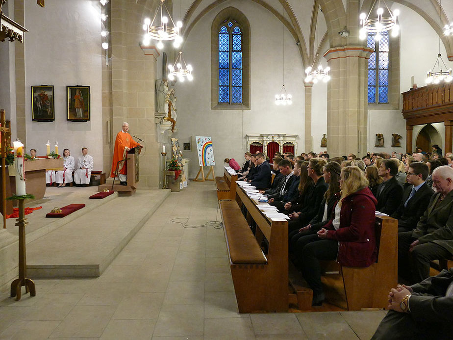 Firmung 2017 in Naumburg (Foto: Karl-Franz Thiede)